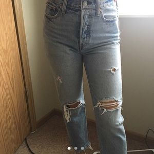 Levi’s wedgie like jeans